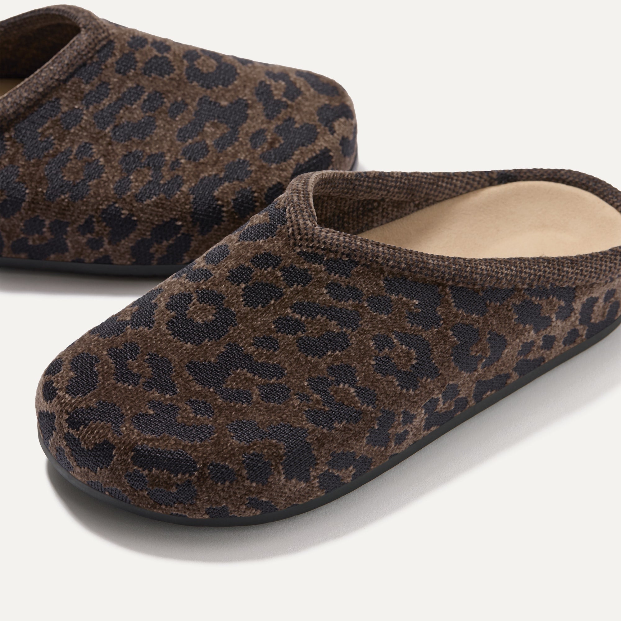 The ReVelvet Casual Clog - Cheetah