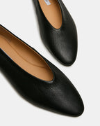 SWANKY BLACK LEATHER